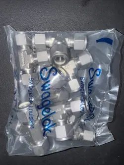 LOT OF 7  NEW SWAGELOK SS-810-3  1/2 TEE STAINLESS STEEL TUBE FITTING