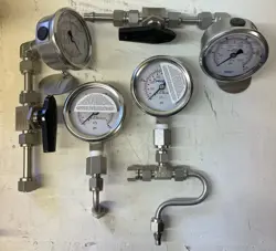 LOT OF SWAGELOK AND WIKA GAUGES, SS-43GS6 SHUT OFF VALVES