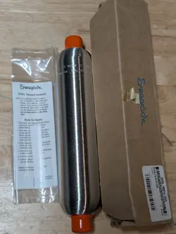 SWAGELOK 304L STAINLESS STEEL DOUBLE ENDED  SAMPLE CYLINDER 1/4 NPT 304L-HDF4-30
