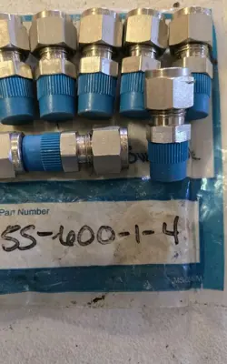 SWAGELOK SS-600-1-4 MALE 