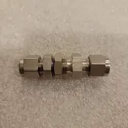 SWAGELOK STAINLESS STEEL BULKHEAD UNION, 1/4