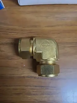 SWAGELOK B-1410-9 UNION ELBOW 7/8 TUBE X 7/8 TUBE