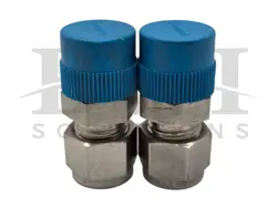 NEW SWAGELOK SS-600-1-6 SS MALE CONNECTOR 3/8 TUBE OD X 3/8 MNPT (LOT OF 2)