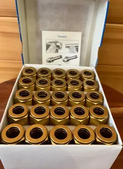 25 PCS - BRASS SWAGELOK TUBE FITTING, MALE CONNECTOR, 1/2 IN. TUBE OD  B-810-1-8