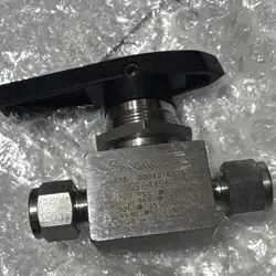 NEW SWAGELOK 2-WAY BALL VALVE 3/8” TUBE FITTING. SS-44S6