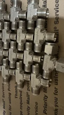 SWAGELOK T FITTINGS BODY ONLY