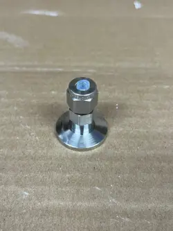 ADAPTER KF-16 TO 1/4 IN. SWAGELOK , ISO-KF FLANGE SIZE NW-16 . USED LOT5