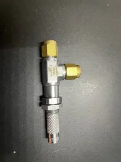 SWAGELOK B-SS2-A, LOW FLOW ANGLE PATTERN METERING VALVE, 1/8 IN. 139005