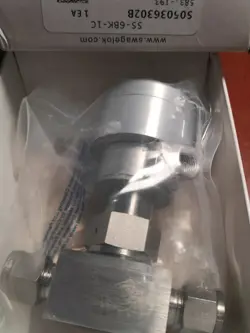 1PC NEW SWAGELOK SS-6BK-1C PNEUMATIC VALVE SHIPPING DHL 