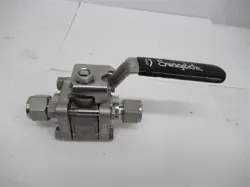 SWAGELOK SS-63TS8