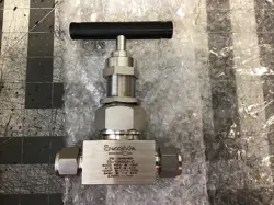 SWAGELOK - SS-12NBS8-G MANUAL STAINLESS NEEDLE VALVE 6000PSI(LB56N)