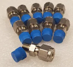 LOT OF 10 - SWAGELOK SS-400-1-2 STRAIGHT FITTING 1/4