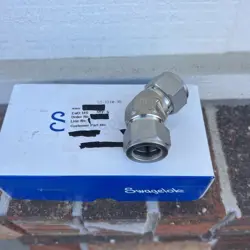 SWAGELOK SS-1210-95  3/4