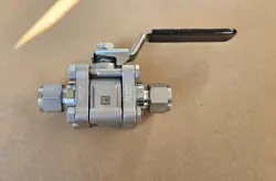 SWAGELOK SS-63TS8 VALVE