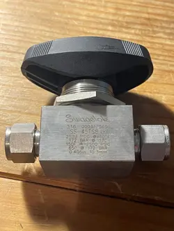 SWAGELOK VALVE SS45TS8 1/2”