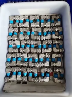 LOT OF 60 NEW SWAGELOK ELBOW FITTING 3/8