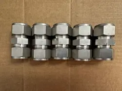 LOT OF (5) NEW SWAGELOK SS-1210-6 TUBE UNION 3/4