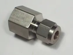 1 - SWAGELOK STAINLESS STEEL CONNECTOR, OD TUBE X 1/4