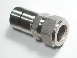 1- SWAGELOK STAINLESS STEEL TUBE REDUCER, 3/4