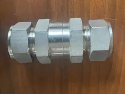 SWAGELOK SS-CHS16-10 STAINLESS STEEL POPPET 4700 PSIG CHECK VALVE FNSP