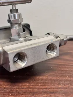 INSTRUMENT MANIFOLD
