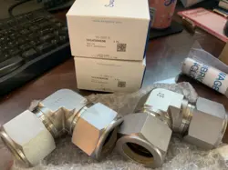 2X 1 1/4 IN SWAGE X 1 1/4 IN SWAGE ELBOW, SST, SWAGELOK