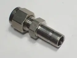 1 - SWAGELOK STAINLESS STEEL TUBE REDUCER, 1/4