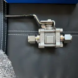 SWAGELOK SS-63TS8 STAINLESS STEEL 60 SERIES VALVE 1/2
