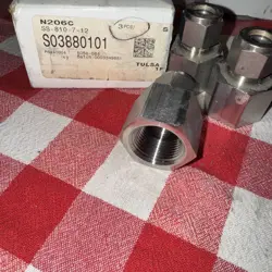 SWAGELOK SS-810-7-12