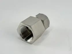 SWAGELOK SS-1210-7-12 FEMALE CONNECTOR 3/4 TUBE O.D X 3/4 FNPT