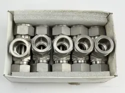 BOX OF 5 SWAGELOK STAINLESS STEEL 3/4 TEE SS-1210-3 *NEW*