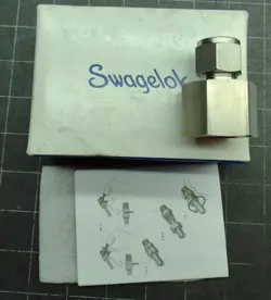 NEW SWAGELOK SS-810-7-12 TUBE FITTING 1/2 TUBE OD X 3/4 FEMALE NPT