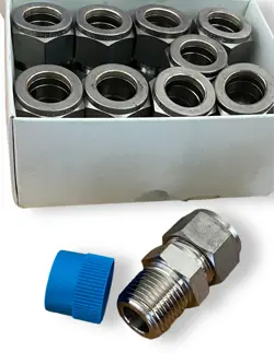 SWAGELOK SS-1010-1-8 MALE CONNECTOR 5/8