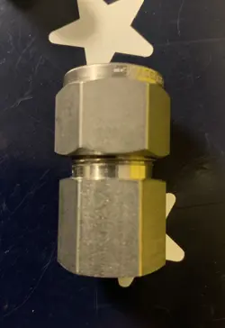 SWAGELOK SS-810-7-4 1/2 IN. TUBE OD X 1/4 IN. FEMALE CONNECTOR TUBE
