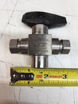 SWAGELOK SS-L83XKF4 1/4