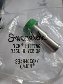 LOT OF 7 NEW SWAGELOK 316L SS VCR FITTING  316L-8-VCR-3A