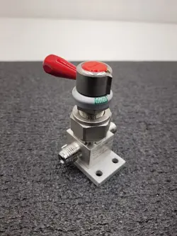 SWAGELOK SS-DLVCR4-RD HIGH PRESSURE ON/OFF DIAPHRAGM VALVE 1/4