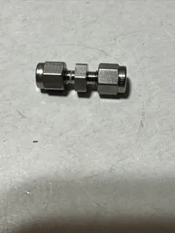 SWAGELOK UNION 1/16