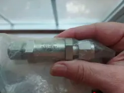 SWAGELOK SS-6C-1 POPPET CHECK VALVE - SILVER