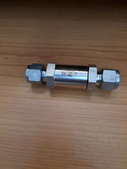 SWAGELOK SS-6C-1 , 3/8
