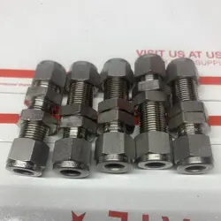 NEW SWAGELOK SS-600-61 3/8 TUBING BULKHEAD