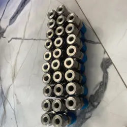 1 LOT OF 28 SWAGELOK SS CONNECTOR FITTING, 1/4