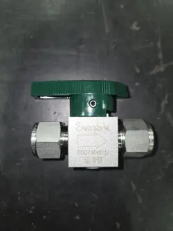 SWAGELOK SS-8P6T 1/4 TURN  316 SS 1/2