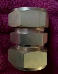 NEW SWAGELOK BRASS UNION.   B-1810-6.  FITS 1-1/8 OD TUBE. (1 ID COPPER TUBE)