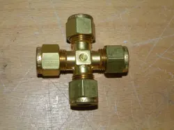 NEW BRASS SWAGELOK TUBE FITTING UNION CROSS, 3/8