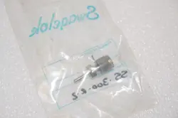 SWAGELOK SS-300-R-2 STAINLESS STEEL TUBE FITTING REDUCER 3/16
