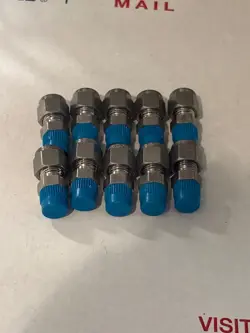 LOT OF 10 SWAGELOK STAINLESS STEEL FITTING, 1/4
