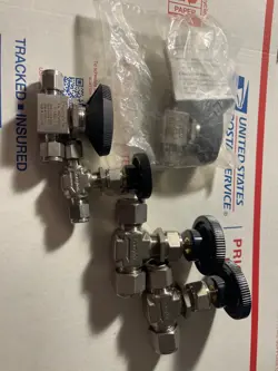 LOT OF (5) SWAGELOK VALVES