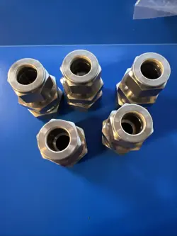 SWAGELOK TUBE FITTING REDUCING UNION 3/4 IN. X 1/2 IN. SS-1210-6-8 **LOT OF 5**