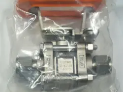 1 - SWAGELOK STAINLESS STEEL 60 SERIES BALL VALVE, 1/2